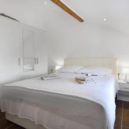 With A Swimming Pool Vilanija, - 22647 Apartment Umag