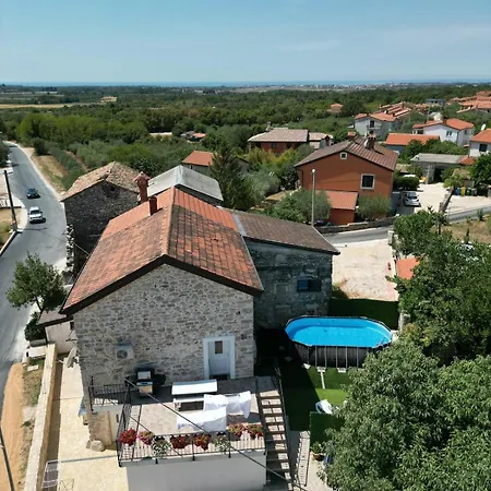 Apartment With A Swimming Pool Vilanija, - 22647 Umag